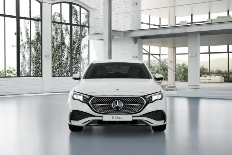 Mercedes-Benz E 220 (Clasa E) din 2024 cu 31.612 km - oferta MER193156 - foto 1