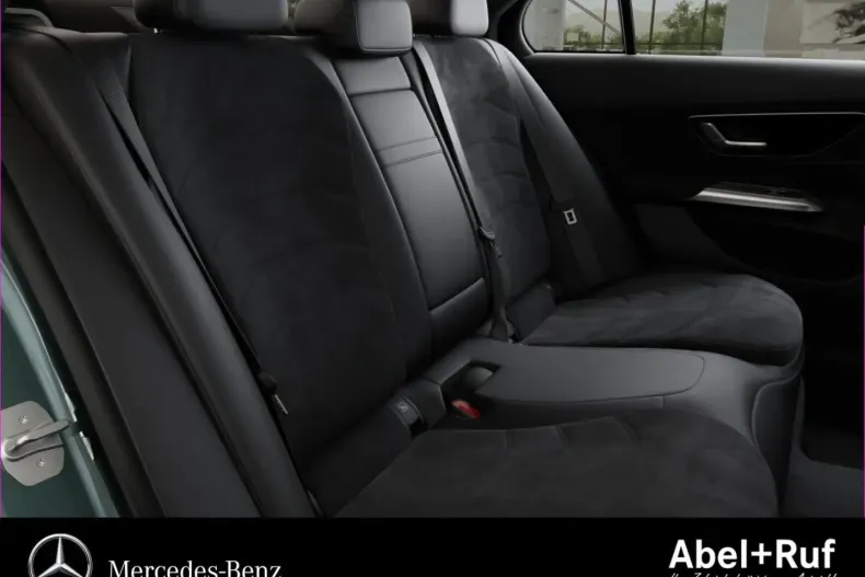 Mercedes-Benz E 200 (Clasa E) din 2024 cu 8.829 km - oferta MER193159 - foto 8