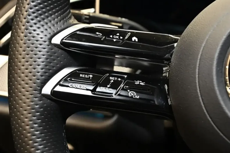 Mercedes-Benz E 200 (Clasa E) din 2024 cu 6.989 km - oferta MER193161 - foto 14