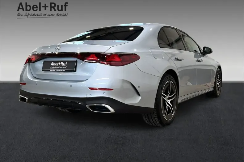 Mercedes-Benz E 300 (Clasa E) din 2024 cu 30.000 km - oferta MER193162 - foto 5