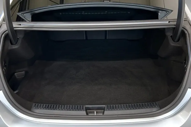 Mercedes-Benz E 300 (Clasa E) din 2024 cu 30.000 km - oferta MER193162 - foto 6