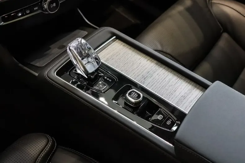 Volvo XC90 din 2025 cu 5.000 km - oferta VOL193171 - foto 6