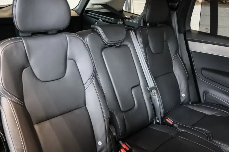 Volvo XC90 din 2025 cu 5.000 km - oferta VOL193171 - foto 8