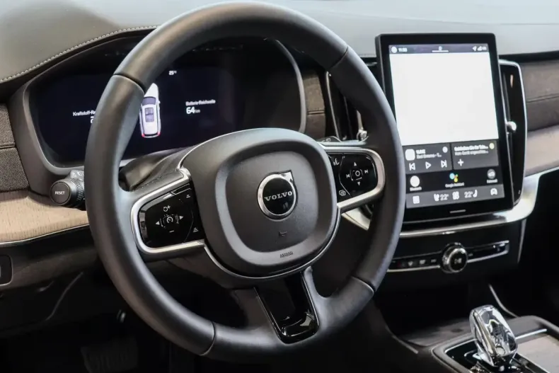 Volvo XC90 din 2025 cu 5.000 km - oferta VOL193171 - foto 9