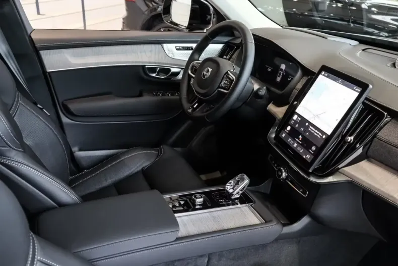 Volvo XC90 din 2025 cu 5.000 km - oferta VOL193171 - foto 10