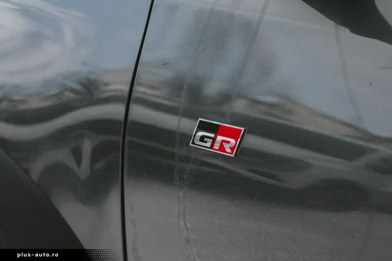 Toyota Hilux din 2024 cu 37.614 km - oferta TOY193179 - foto 7