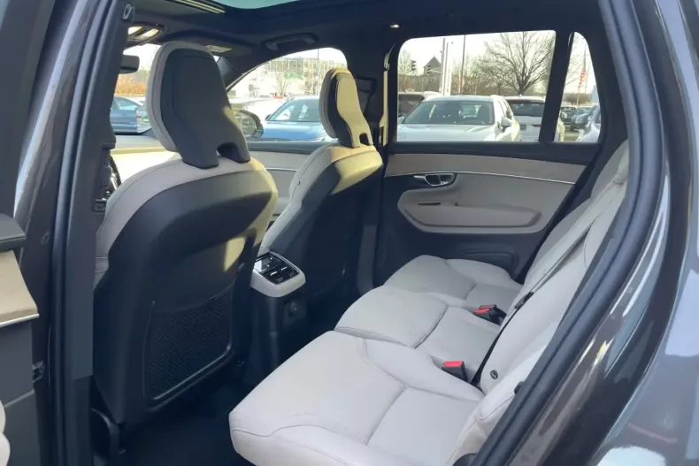 Volvo XC90 din 2026 cu 9.000 km - oferta VOL193180 - foto 6