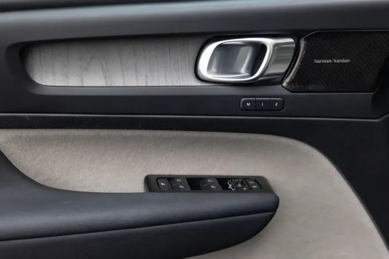 Volvo XC40 din 2021 cu 53.400 km - oferta VOL193200 - foto 18