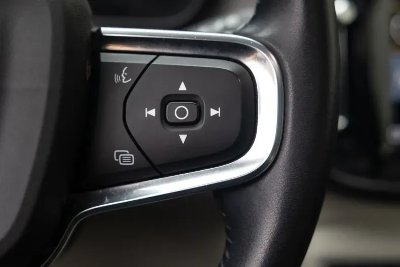 Volvo XC40 din 2021 cu 53.400 km - oferta VOL193200 - foto 25