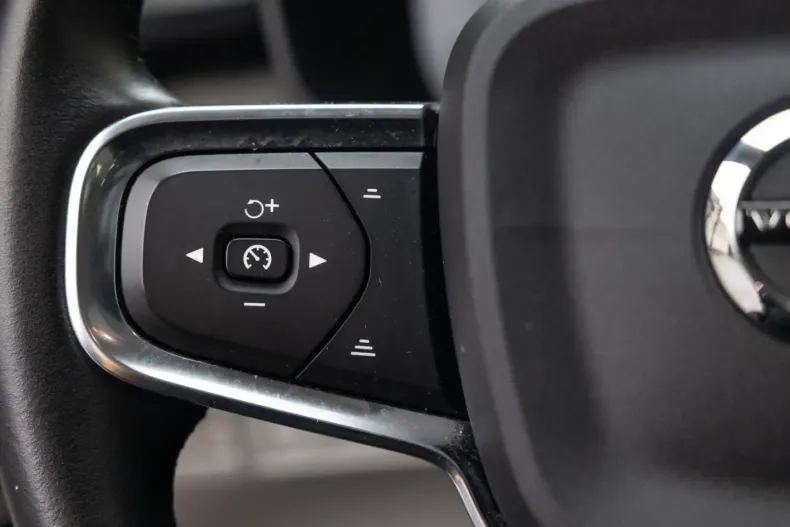 Volvo XC40 din 2021 cu 53.400 km - oferta VOL193200 - foto 26