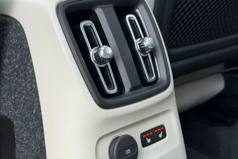 Volvo XC40 din 2021 cu 99.891 km - oferta VOL193201 - foto 23