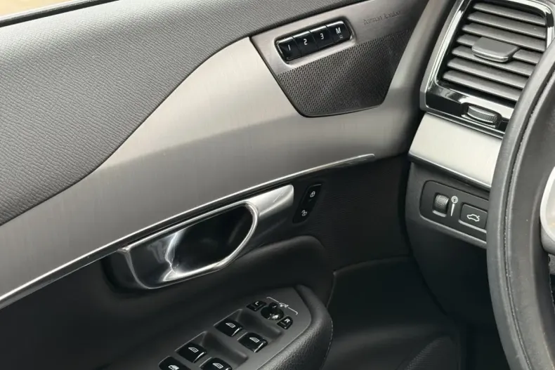 Volvo XC90 din 2021 cu 91.600 km - oferta VOL193207 - foto 19