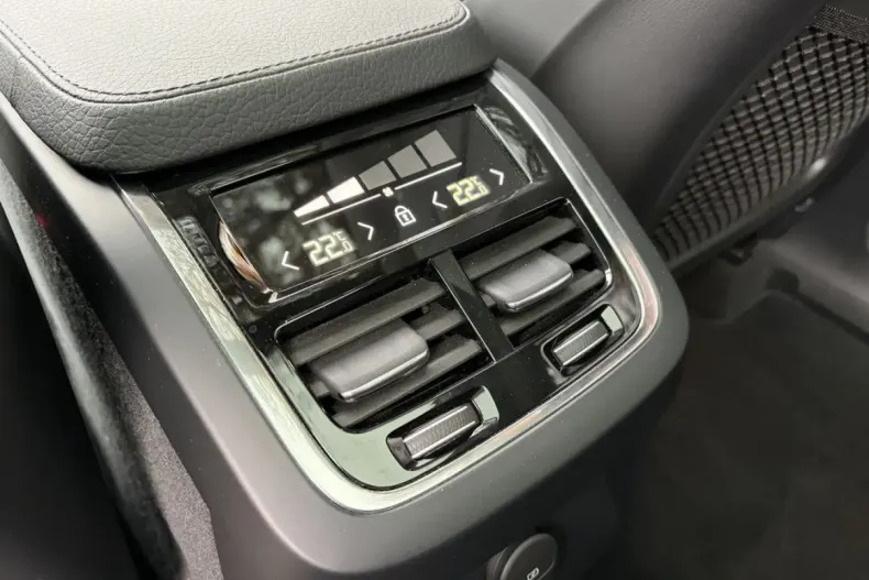 Volvo XC90 din 2021 cu 91.600 km - oferta VOL193207 - foto 27