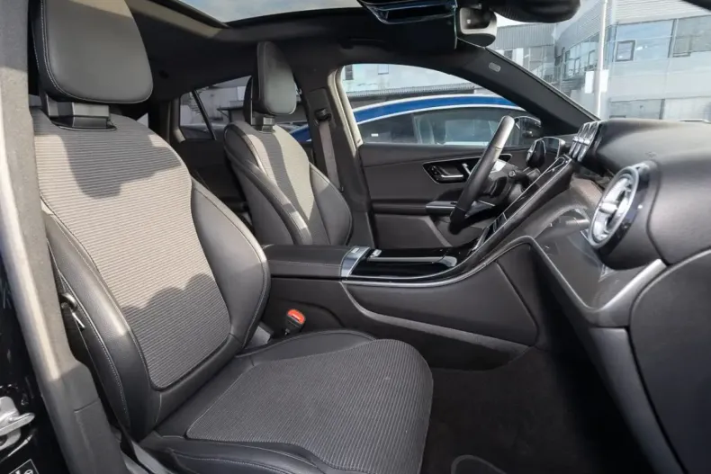 Mercedes-Benz GLC 200 (Clasa GLC) din 2025 cu 20.442 km - oferta MER193216 - foto 9