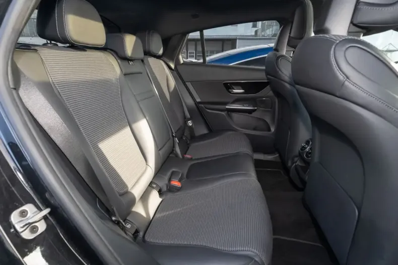 Mercedes-Benz GLC 200 (Clasa GLC) din 2025 cu 20.442 km - oferta MER193216 - foto 10