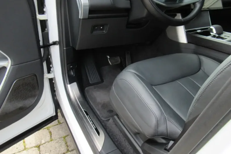 Land Rover Range Rover din 2024 cu 35.000 km - oferta LAN193232 - foto 10