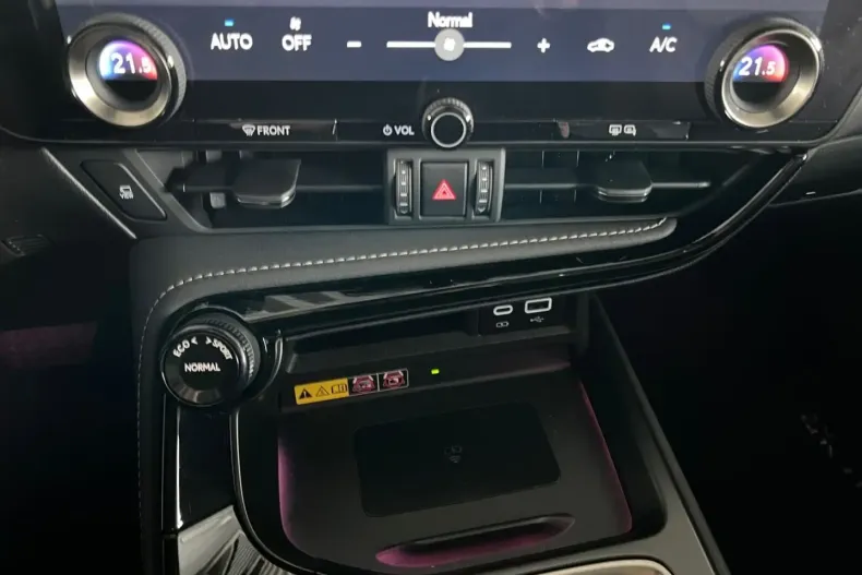 Lexus NX 350h din 2024 cu 24.534 km - oferta LEX193243 - foto 24