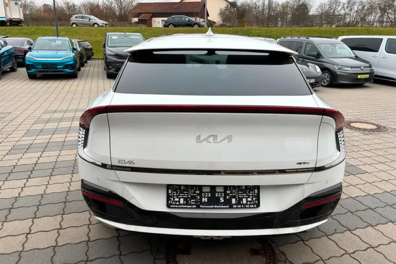 Kia EV6 din 2023 cu 43.120 km - oferta KIA193253 - foto 3