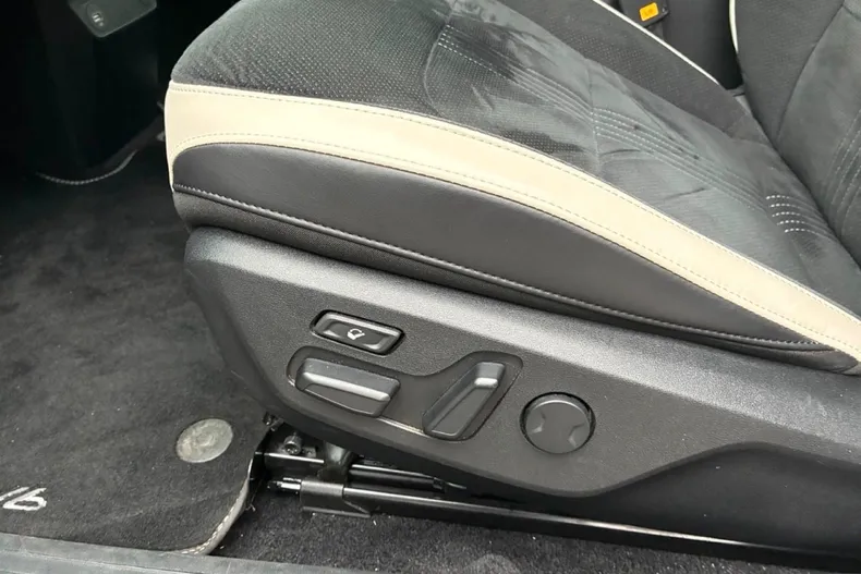 Kia EV6 din 2023 cu 43.120 km - oferta KIA193253 - foto 16