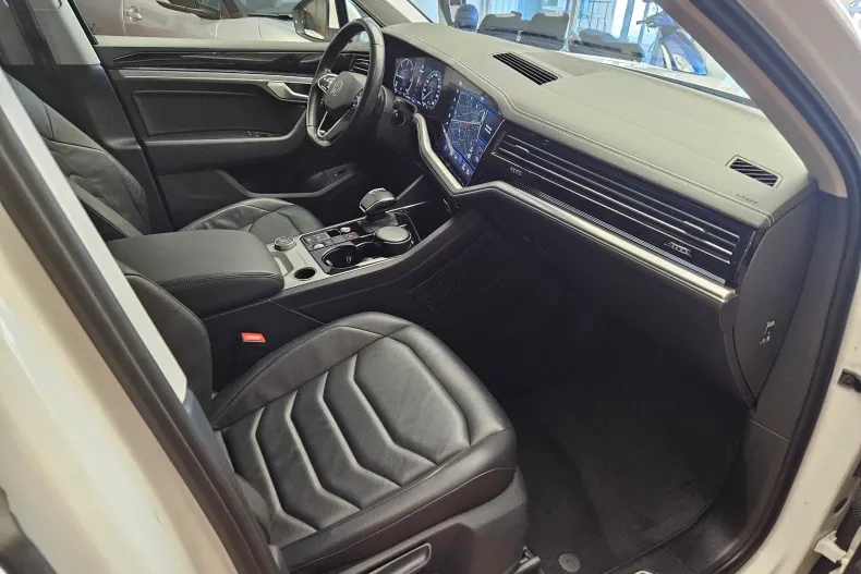 Volkswagen Touareg din 2022 cu 98.000 km - oferta VOL193259 - foto 18