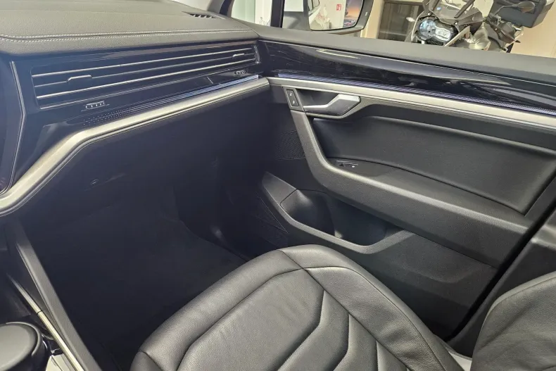 Volkswagen Touareg din 2022 cu 98.000 km - oferta VOL193259 - foto 27