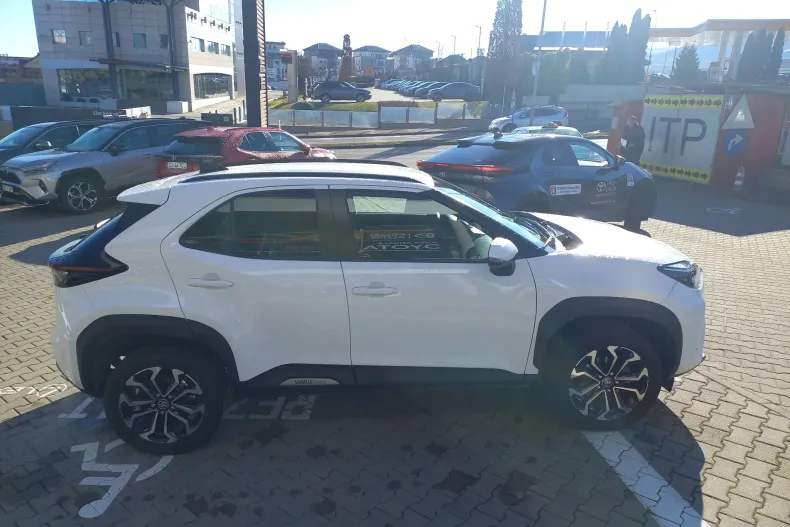 Toyota Yaris Cross din 2025 cu 4.740 km - oferta TOY193288 - foto 8