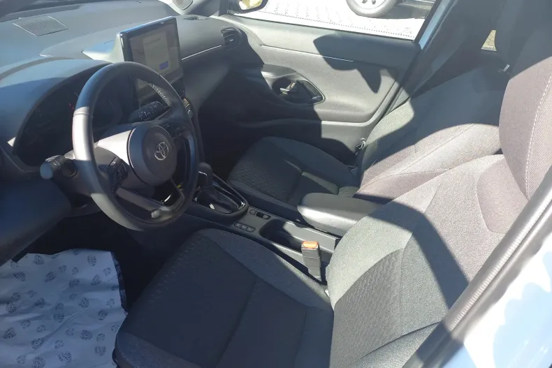 Toyota Yaris Cross din 2025 cu 4.740 km - oferta TOY193288 - foto 13