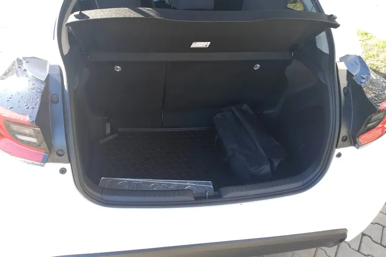 Toyota Yaris din 2025 cu 2.325 km - oferta TOY193291 - foto 10