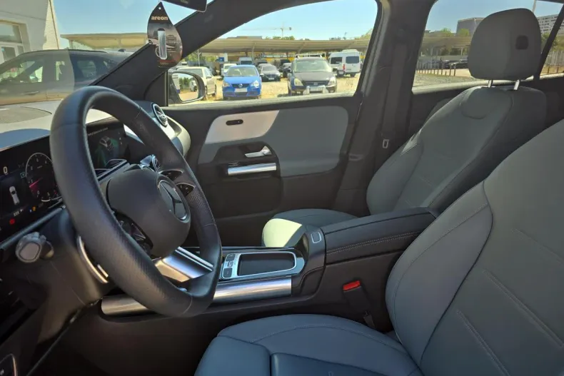 Mercedes-Benz GLA din 2024 cu 16.600 km - oferta MER193292 - foto 11