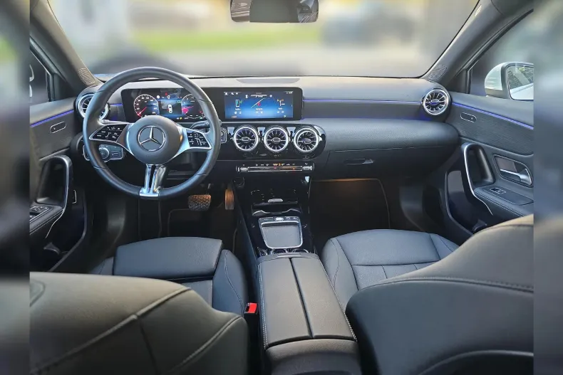 Mercedes-Benz A 200 (Clasa A) din 2025 cu 17.958 km - oferta MER193293 - foto 11