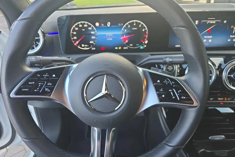 Mercedes-Benz A 200 (Clasa A) din 2025 cu 17.958 km - oferta MER193293 - foto 14