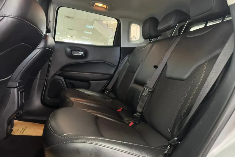 Jeep Compass din 2020 cu 179.200 km - oferta JEE193299 - foto 16