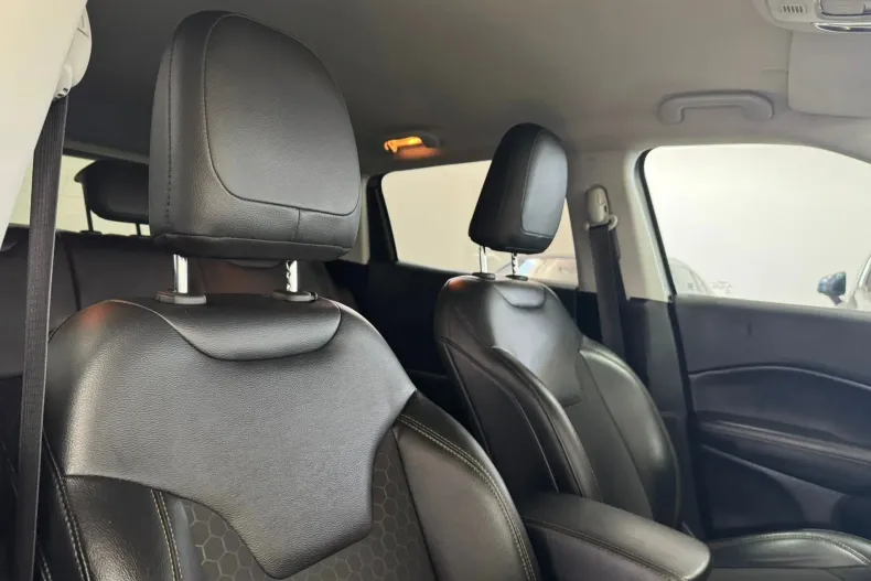 Jeep Compass din 2020 cu 179.200 km - oferta JEE193299 - foto 19