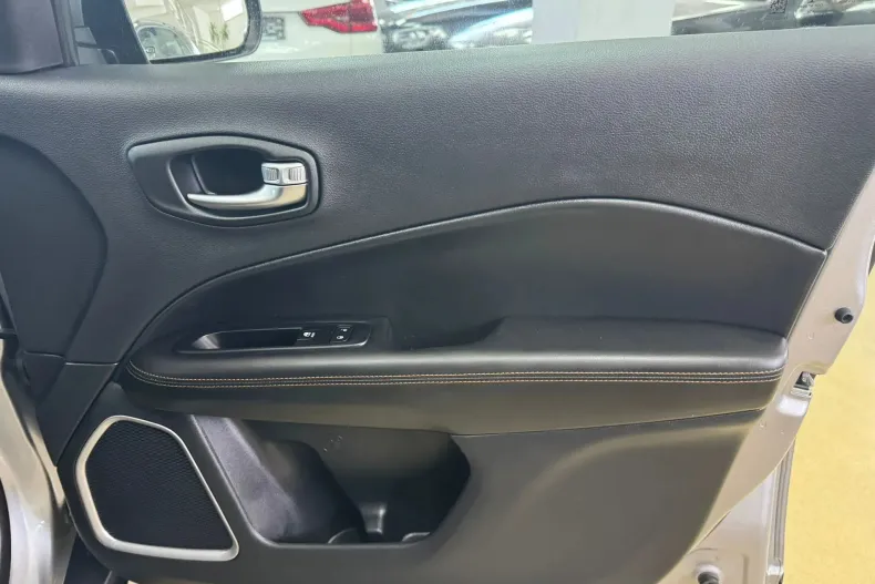 Jeep Compass din 2020 cu 179.200 km - oferta JEE193299 - foto 22