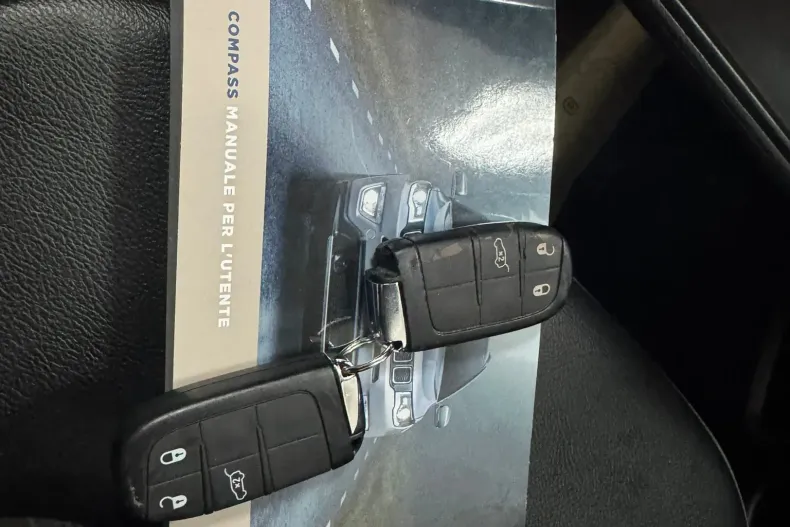 Jeep Compass din 2020 cu 179.200 km - oferta JEE193299 - foto 32