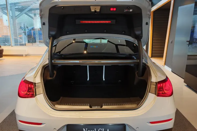 Mercedes-Benz CLA (Clasa CLA) din 2025 cu 1 km - oferta MER193309 - foto 9