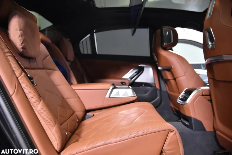 BMW 740d (Seria 7) din 2024 cu 22.054 km - oferta BMW193315 - foto 12