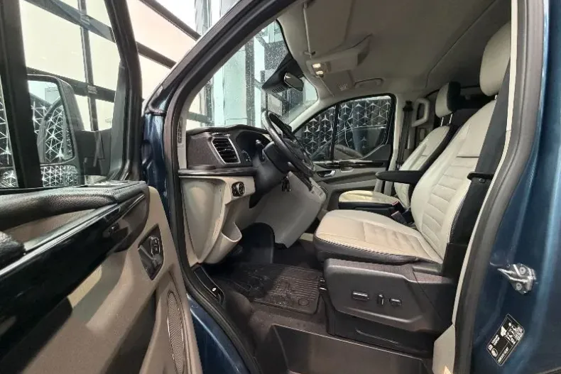 Ford Tourneo Custom din 2020 cu 83.627 km - oferta FOR193324 - foto 8