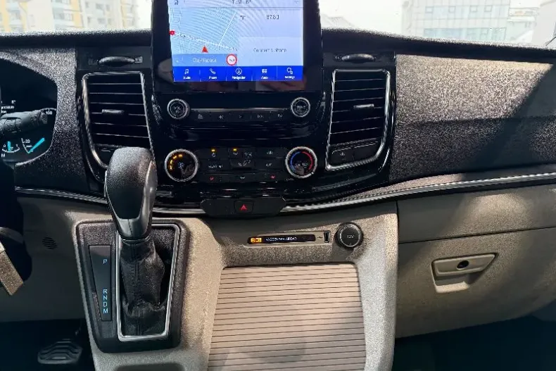 Ford Tourneo Custom din 2020 cu 83.627 km - oferta FOR193324 - foto 12