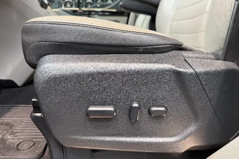 Ford Tourneo Custom din 2020 cu 83.627 km - oferta FOR193324 - foto 16