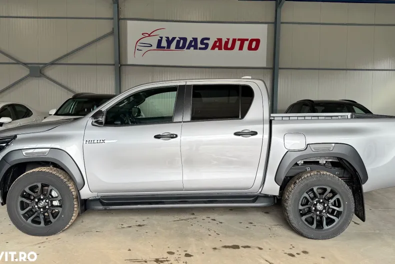 Toyota Hilux din 2025 cu 3.700 km - oferta TOY193342 - foto 2