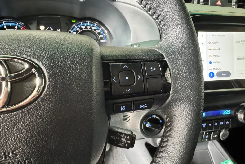 Toyota Hilux din 2025 cu 3.700 km - oferta TOY193342 - foto 11