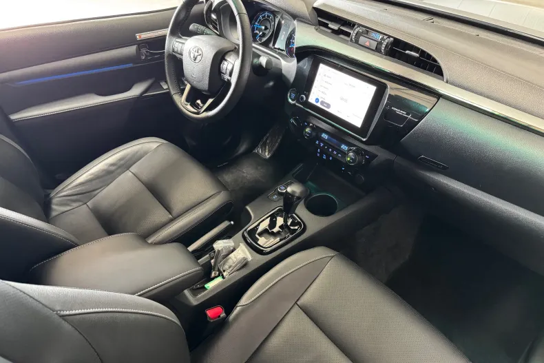 Toyota Hilux din 2025 cu 3.700 km - oferta TOY193342 - foto 15