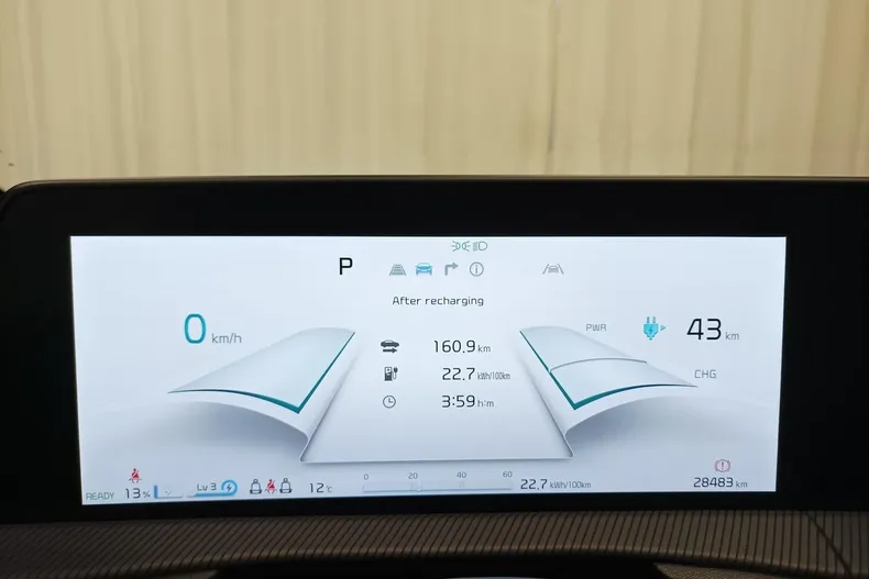 Kia EV6 din 2023 cu 28.480 km - oferta KIA193348 - foto 7