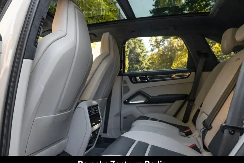 Porsche Cayenne din 2023 cu 46.711 km - oferta POR193355 - foto 6