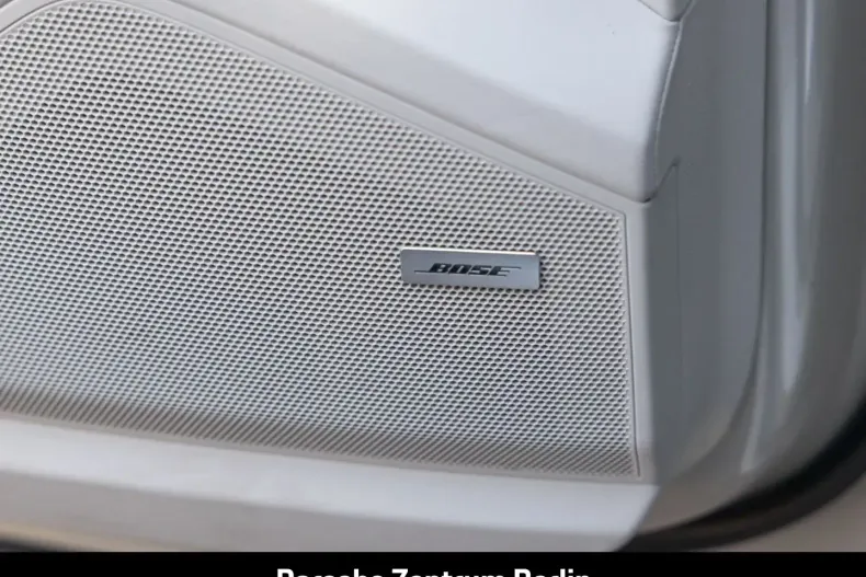 Porsche Cayenne din 2023 cu 46.711 km - oferta POR193355 - foto 26