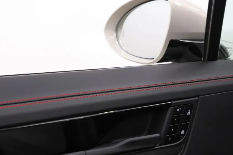 Porsche Cayenne din 2024 cu 16.800 km - oferta POR193356 - foto 20