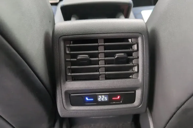 Volkswagen Golf din 2024 cu 22.350 km - oferta VOL193361 - foto 18