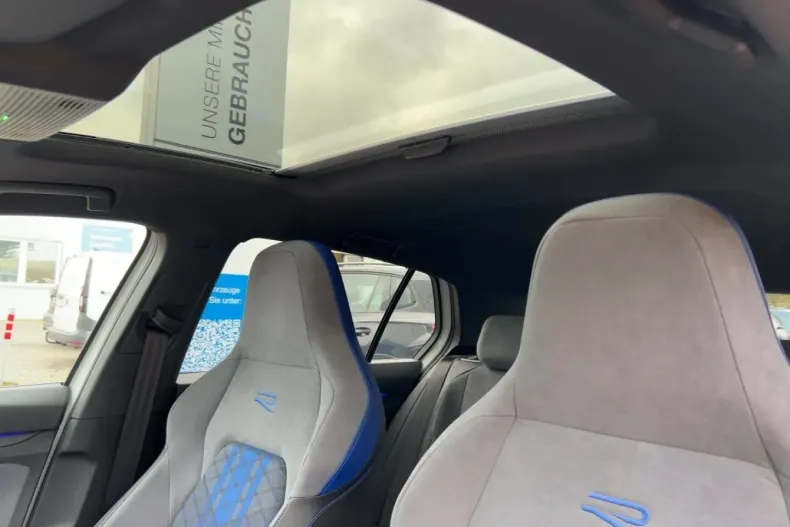 Volkswagen Golf din 2024 cu 21.006 km - oferta VOL193363 - foto 13