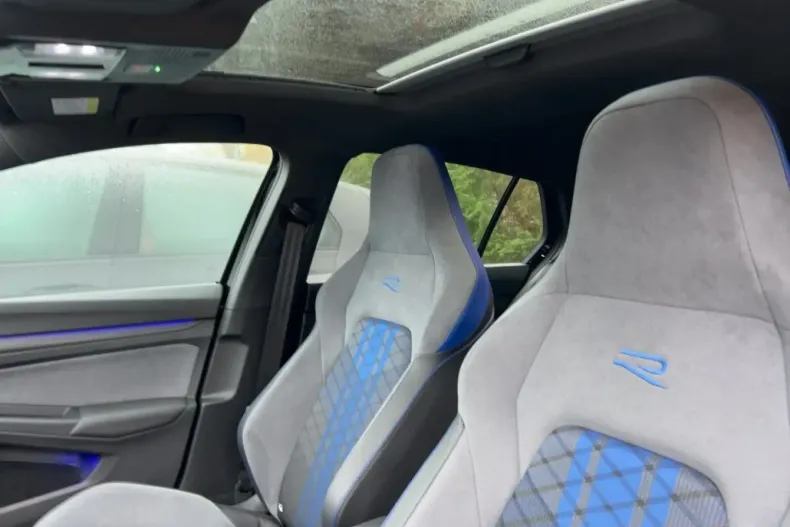 Volkswagen Golf din 2024 cu 17.608 km - oferta VOL193366 - foto 15